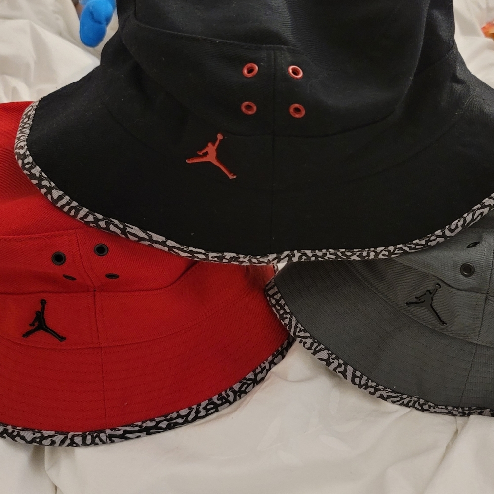 3 Jordan Buckhats